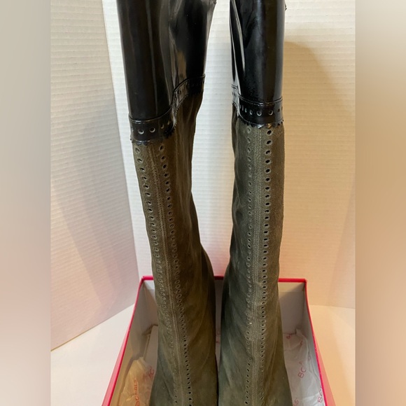 EUC BCBGirls Women's Size 9B Platform Grey Suede Black Patent Leather Boots - Picture 6 of 10